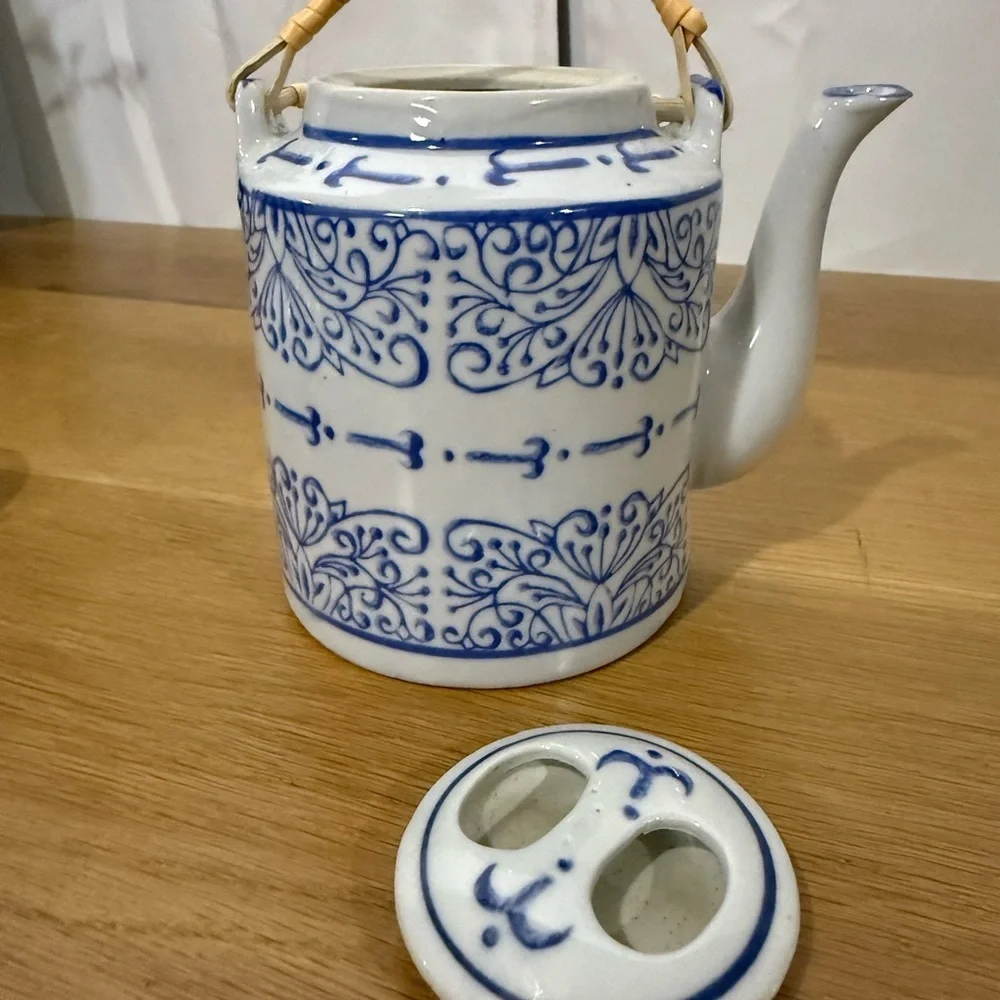 Blue Floral Porcelain Teapot and Cup Set - Classic Ceramic Tea Service